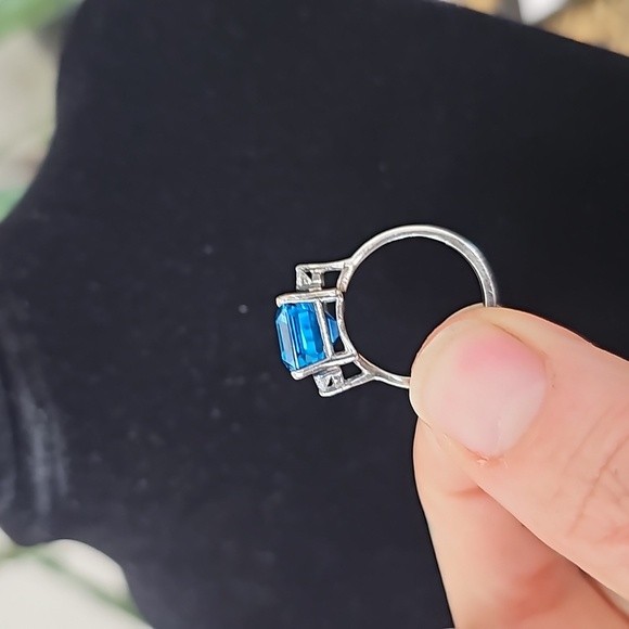 London blue topaz, topaz, and sterling silver cocktail ring - Picture 4 of 7